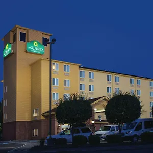 Hotel La Quinta By Wyndham Airport